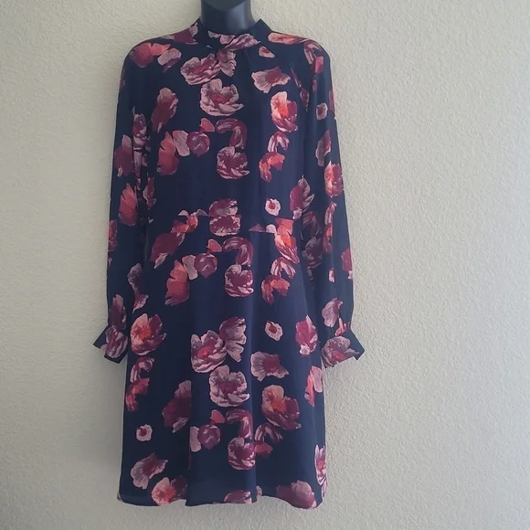 Banana Republic NWT Size 4 Mid Length Navy Blue Floral Dress - Picture 1 of 8